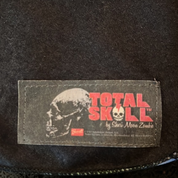 Total Skull - Sheri Moon Zombie scarf RARE - Picture 3 of 4